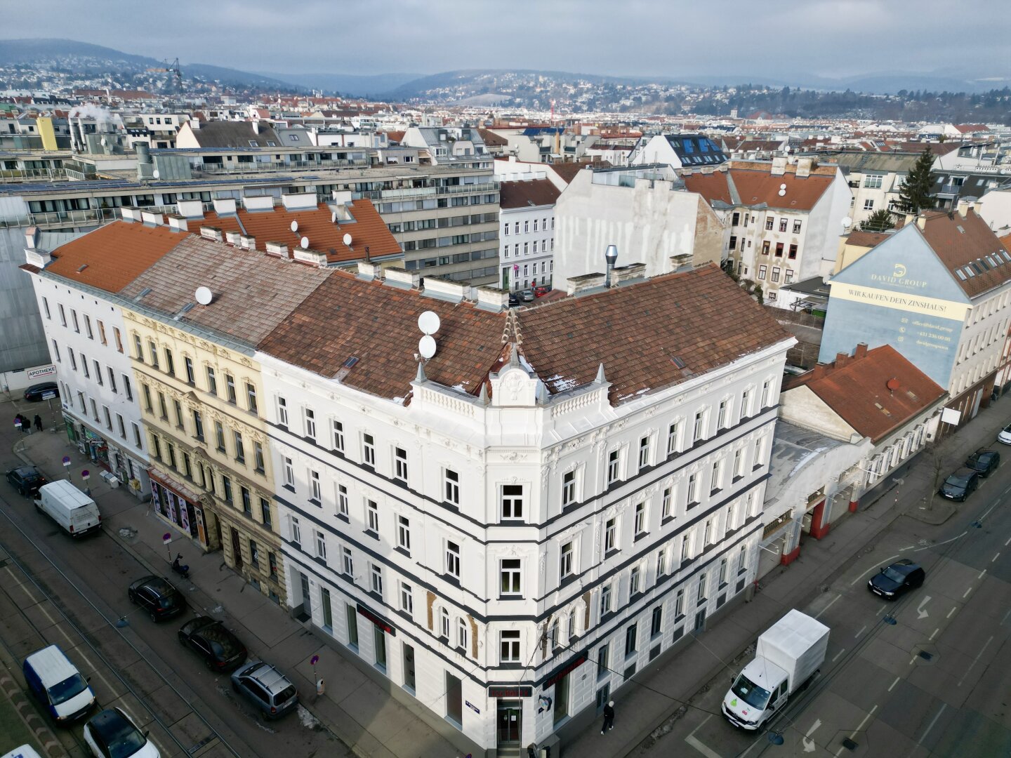 Rohdachboden im Stilzinshaus am Fuße des Wilhelminenbergs – ca. 400 m² zzgl. Freiflächen erzielbar – EUR 625/m2 Wohnfläche, 1160 Wien, Renditeobjekt