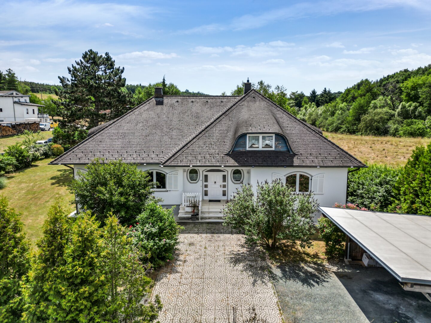Zeitlose Architektur. Großzügige Räume. Ein Grundstück mit Parkcharakter., 7373 Piringsdorf, Haus