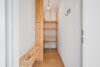 WO WIEN INS GRÜNE ÜBERGEHT. Drei Zimmer, 17 m² Südostbalkon und moderner Wohnkomfort. - Bild