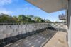 WO WIEN INS GRÜNE ÜBERGEHT. Drei Zimmer, 17 m² Südostbalkon und moderner Wohnkomfort. - Bild