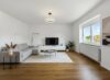 Ruhe hat ein Zuhause - Bungalow mit sonnigem Garten & Entwicklungspotential in Ruhelage - Gestaltungsvorschlag Einrichtung - KI generiert
