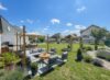Ruhe hat ein Zuhause - Bungalow mit sonnigem Garten & Entwicklungspotential in Ruhelage - Gestaltungsvorschlag Einrichtung - KI generiert