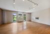 Ruhelage trifft Nutzfläche: 165 m² auf 4 Zimmer und 63 m² Aussenfläche - Bild